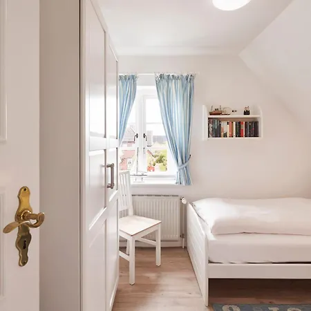 Ferienhaus Rosen Huus 2 *