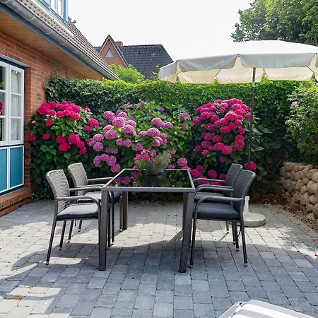 Ferienhaus Rosen Huus 2 *